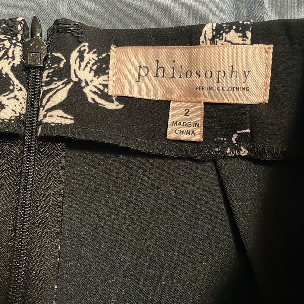 Philosophy Black and White Floral Pencil Skirt Elegant Office, size 2 - Picture 8 of 9